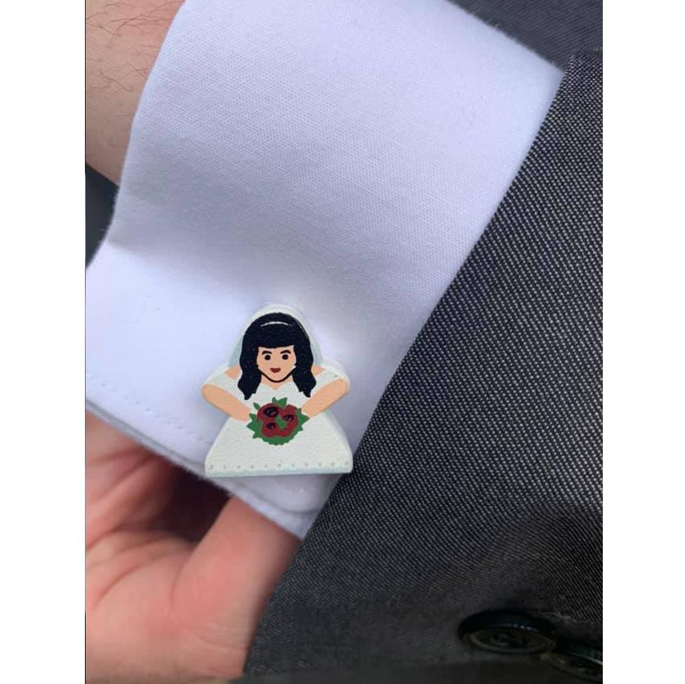 Brunette Bride Meeple Cufflink (Single Cufflink)